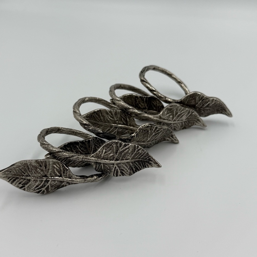 Silver colored Metal‎ Leaf Design Napkin Holders Set of 4